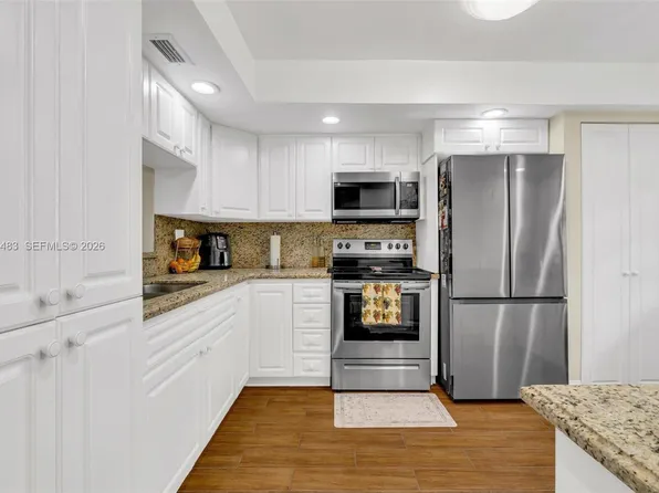 1101 Colony Point Cir APT 309, Pembroke Pines, FL 33026