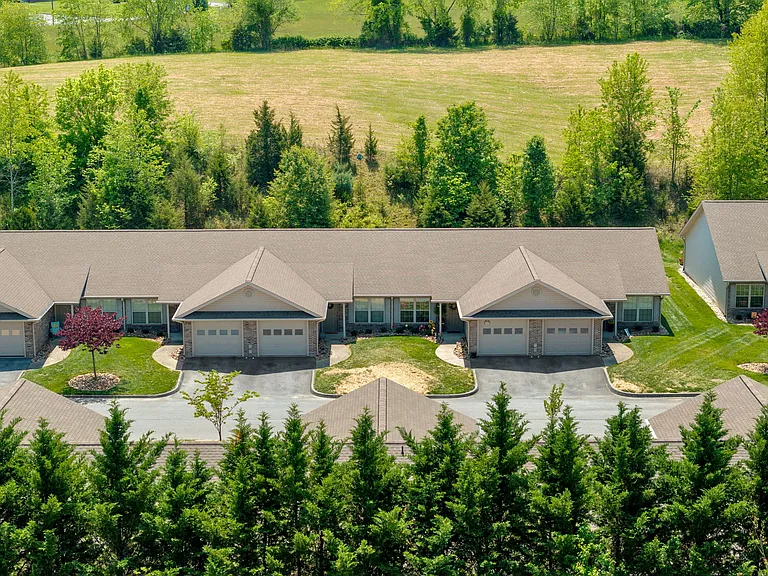 Suncrest Village — Photo 8
