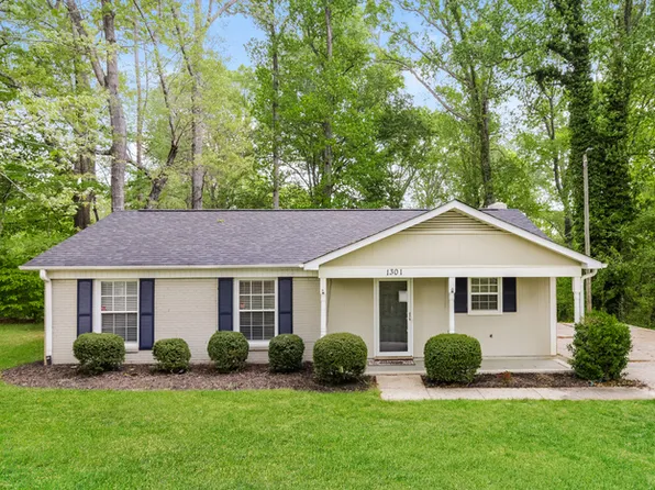 1301 Yardley Ter, Winston Salem, NC 27105