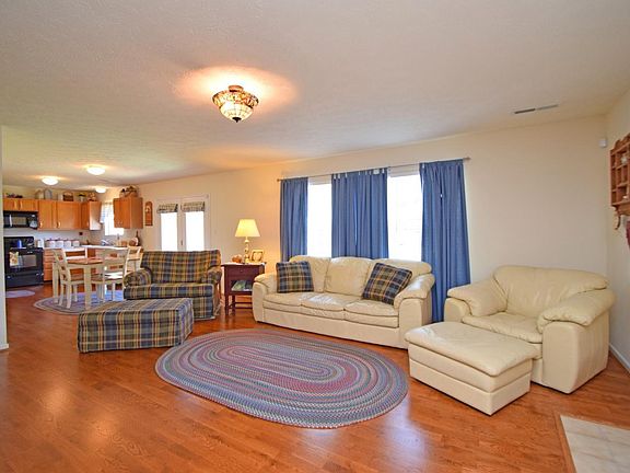4th image of 760 Townsen Pl