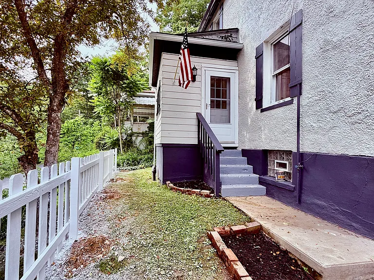 28 Shady Ln — Photo 6