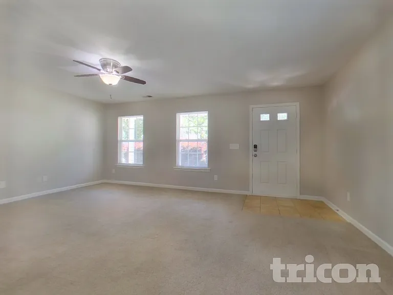 1041 Rabon Pond Dr — Photo 2