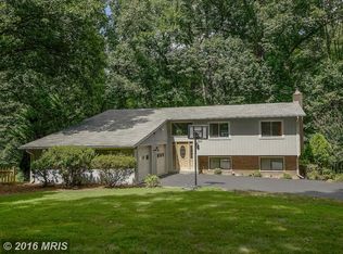 12040 Vale Rd, Oakton, VA 22124