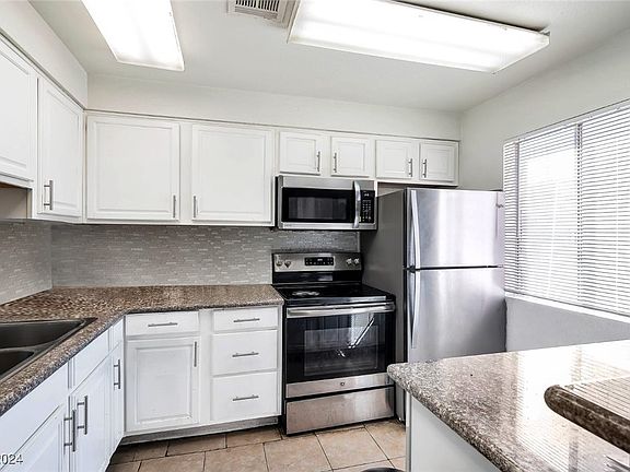 4th image of 4430 Sandy River Dr Unit 26