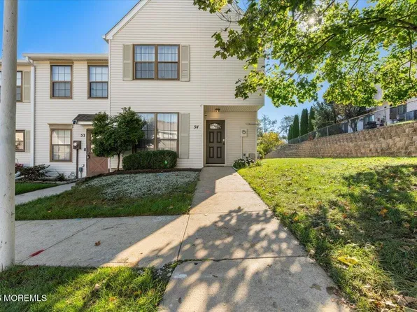 54 Queens Way, Englishtown, NJ 07726