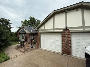 26418 S Freedom Rd, Harrisonville, MO 64701