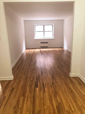 Rented by Contact Realty | media 7