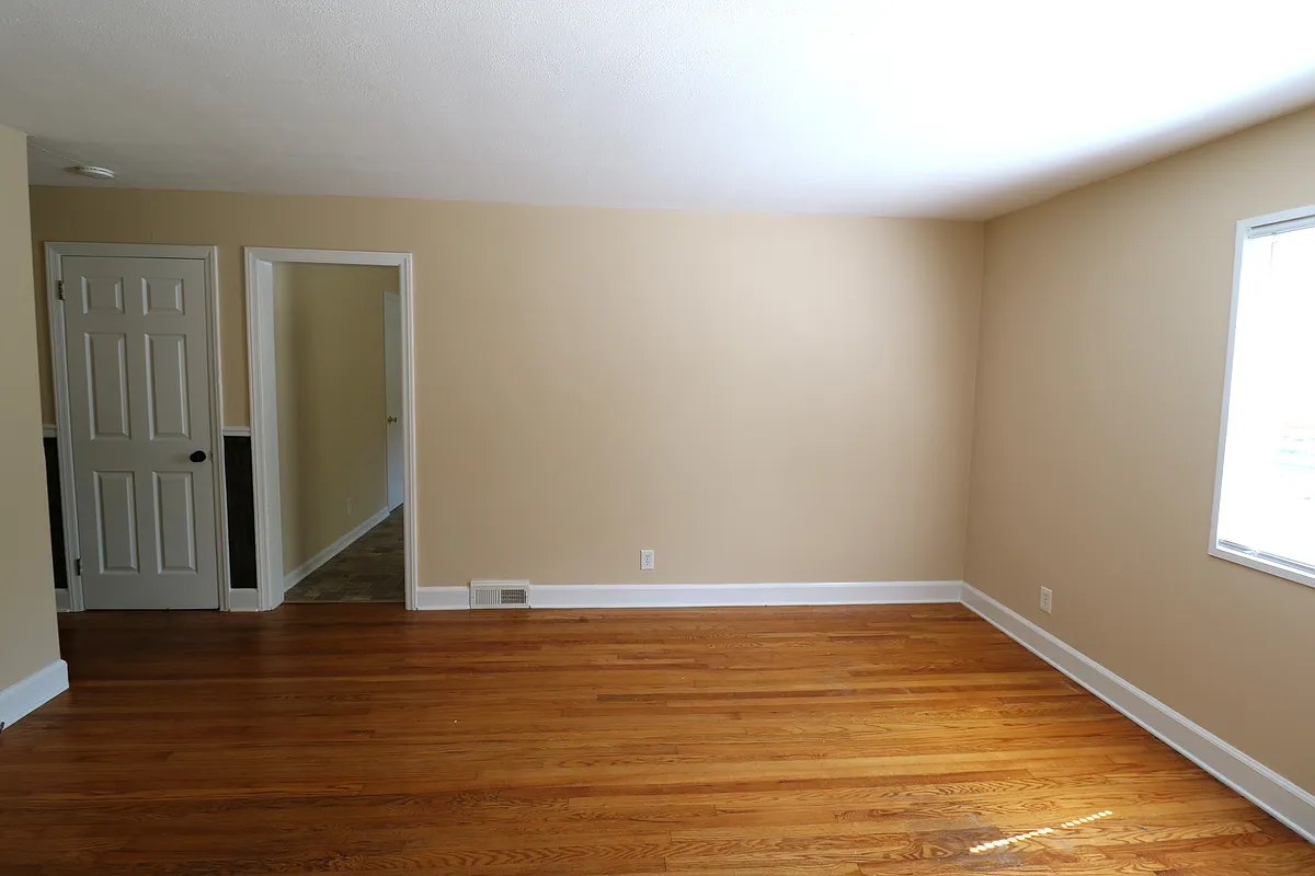 Building Photo - 1307 Revere Rd