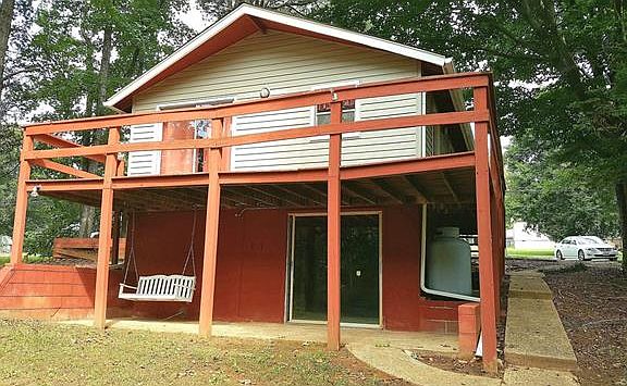 4th image of 2125 Lakeview Dr