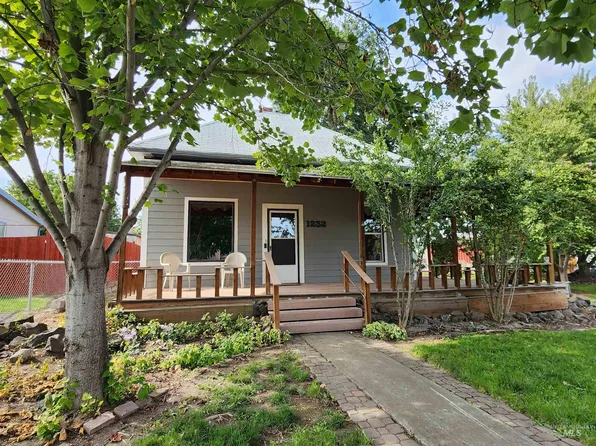 1232 Billups St, Clarkston, WA 99403