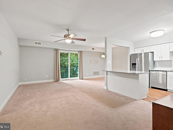 5th image of 7 Rockford Rd APT G22