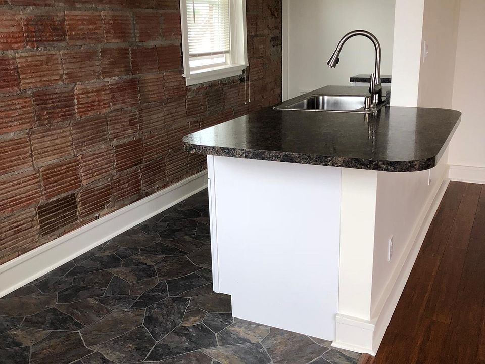 1st image of 192 Crestwood Ave APT 3