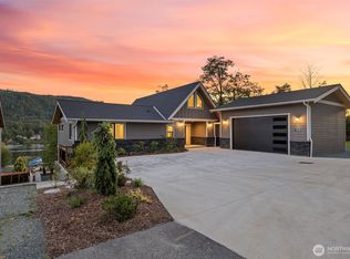 18162 Freedom Ln, Mount Vernon, WA 98274