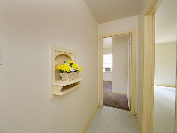 5th image of 1206 Pinecrest St