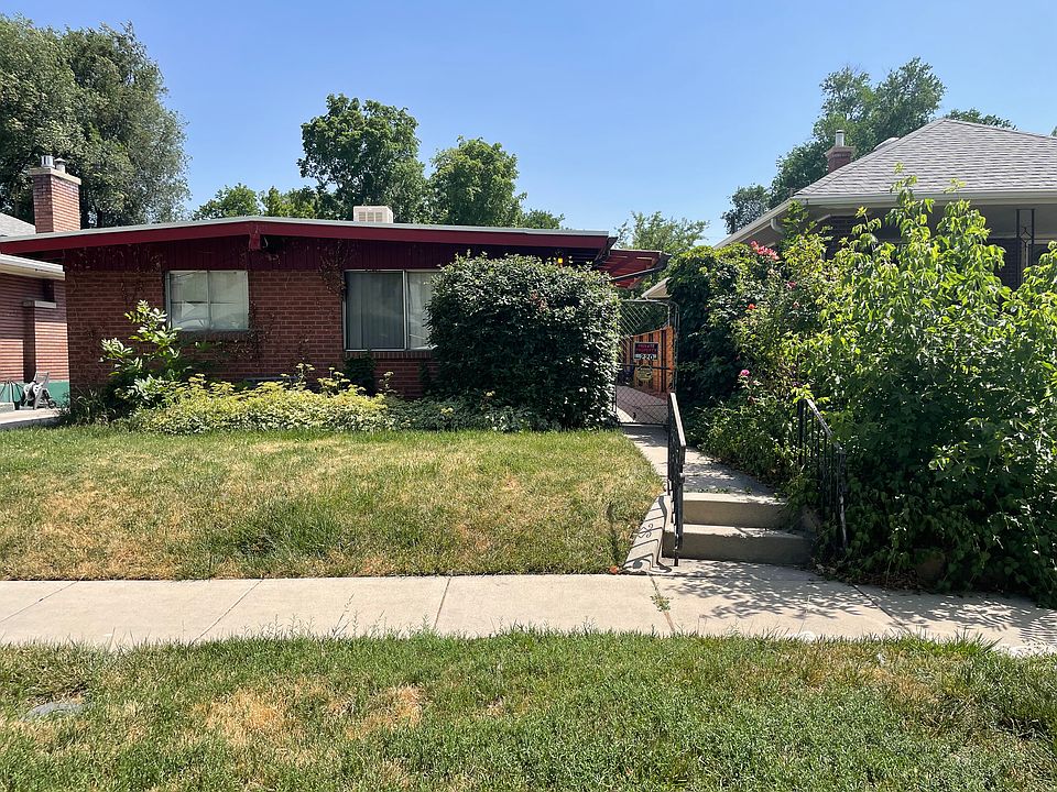 Street Entrance to Triplex.
Walk to bus, Trax and Liberty Park.