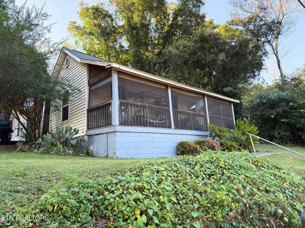 410 Scott St, Tellico Plains, TN 37385