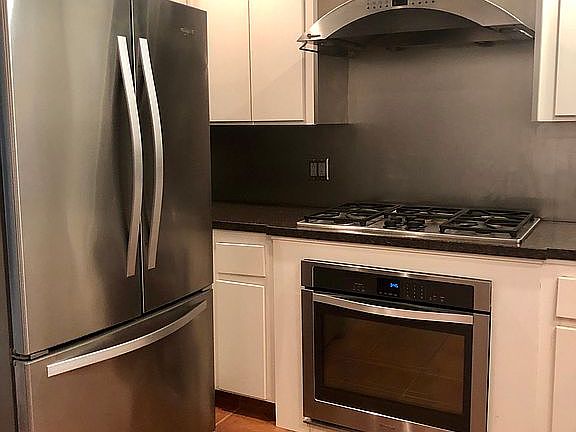 5th image of 2400 Barcelona Dr