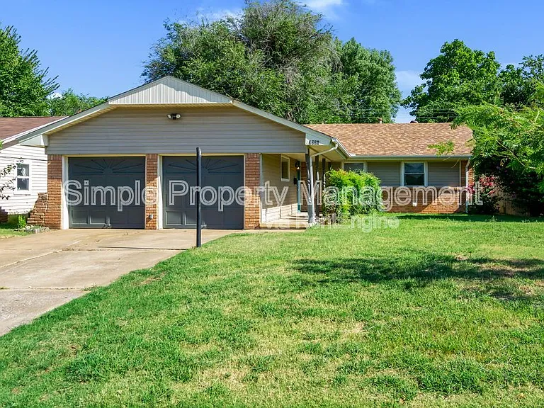 3221 Beechwood Dr — Photo 1