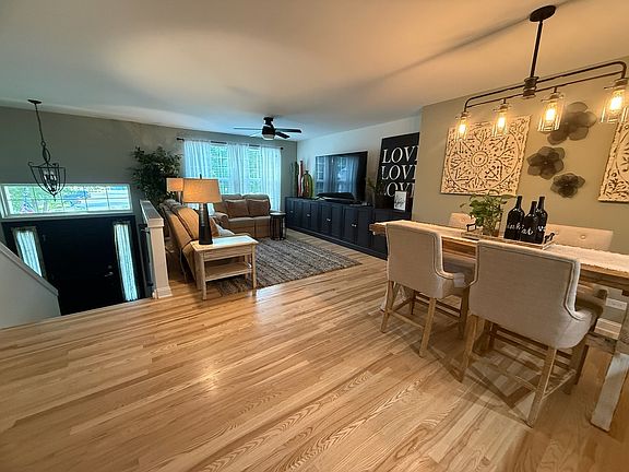 2nd image of 995 Reserve Dr