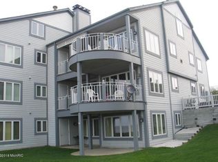 80 Woodman St APT 3, South Haven, MI 49090