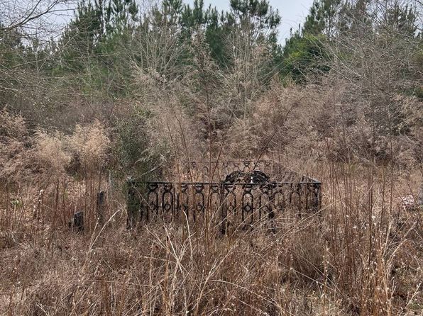 1 Old Camden Rd, Cassatt, SC 29032