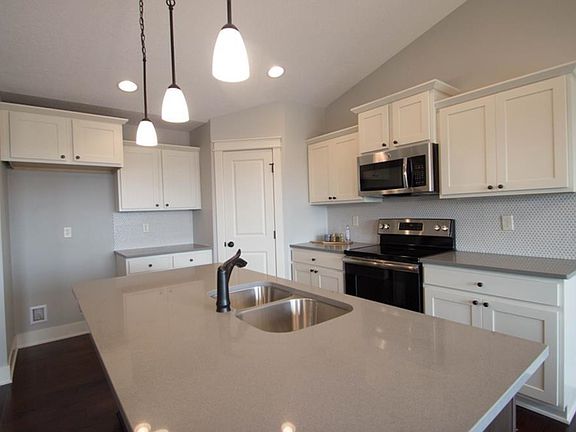 3rd image of 527 3rd St NW
