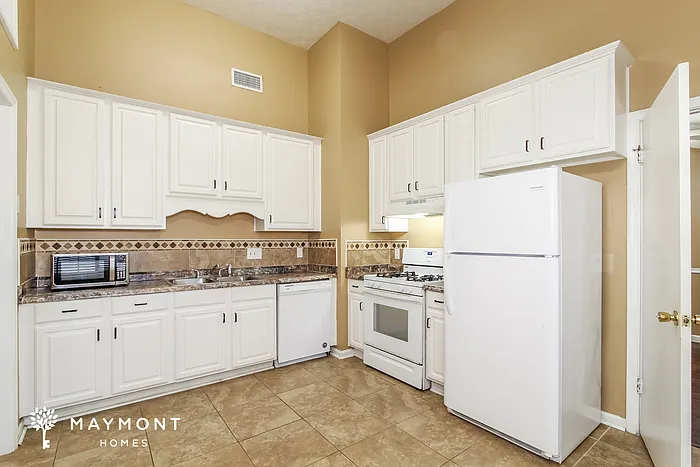 913 Mister Lake Ct — Photo 6