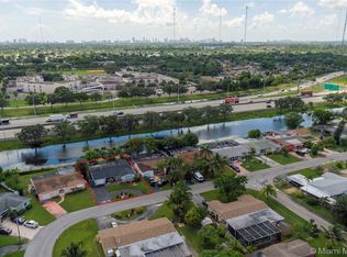 3305 Acapulco Dr, Miramar, FL 33023