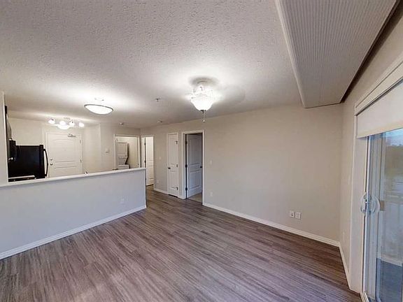 4th image of 10521 84th Ave