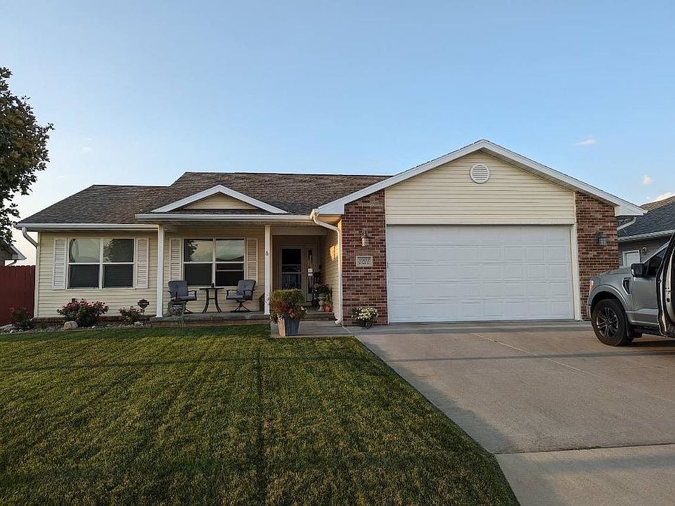 1st image of 3907 W Park Dr.