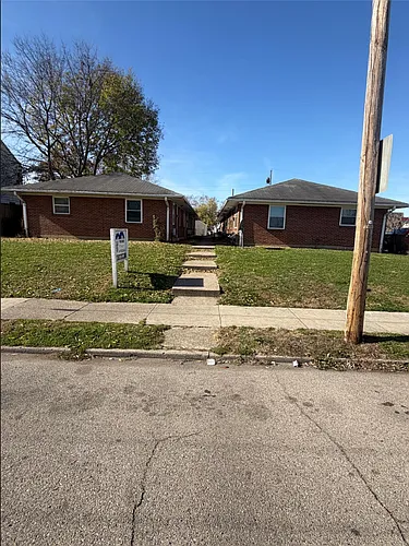 623 Troy St Photo 1