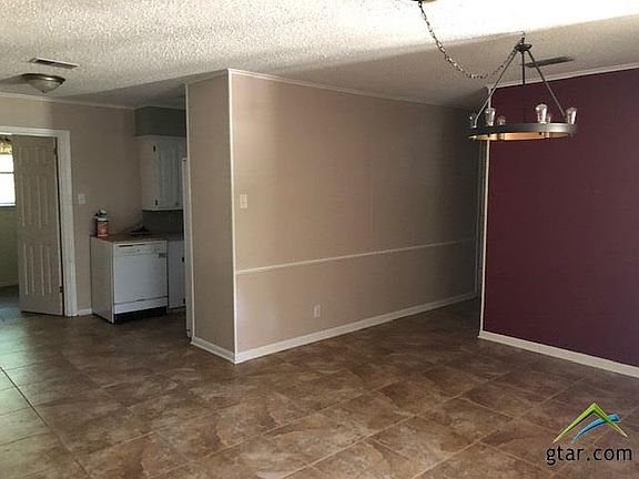 4th image of 703 Capital Dr