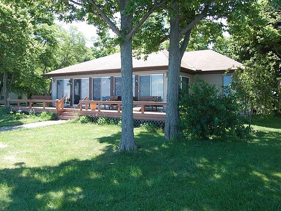 2nd image of 2081 N Shore Dr
