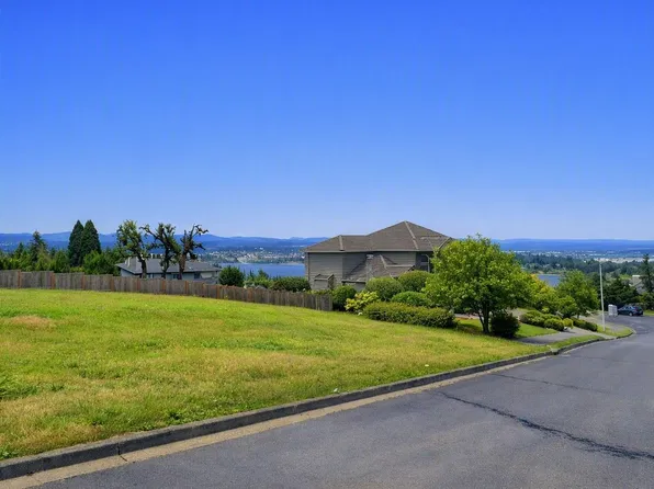 1817 NW Columbia Summit Dr, Camas, WA 98607