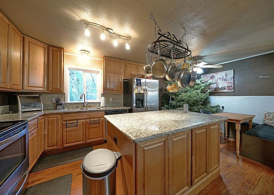 1st image of 2899 Prouty Ln