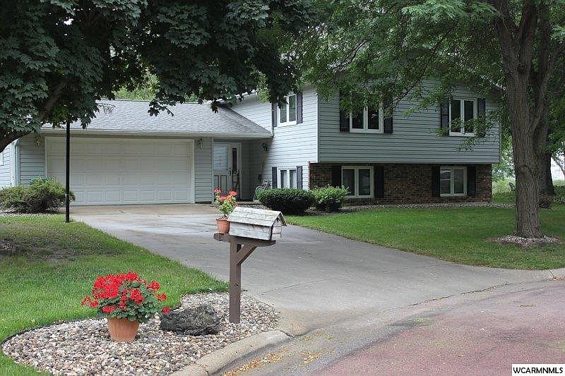 1st image of 109 Beachwood Ln