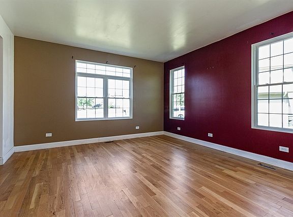 5th image of 22939 Millard Ave