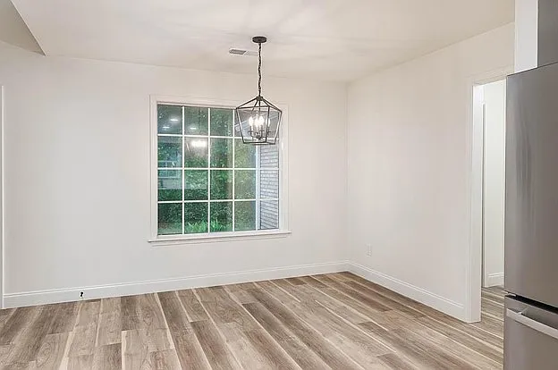 808 Deerfield Dr — Photo 4