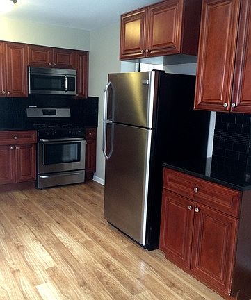 4th image of 893 W North Ave APT B