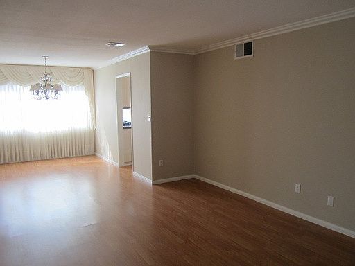 4th image of 4615 Willens Ave