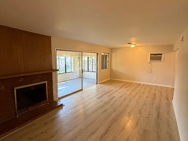 15148 Oro Grande St — Photo 10