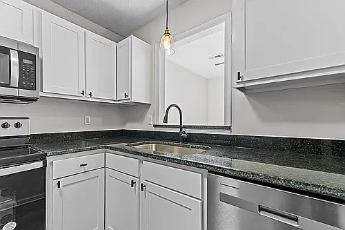 Skyside Landing Apartments — Photo 44