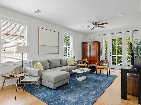 3rd image of 162 Spring St Unit E