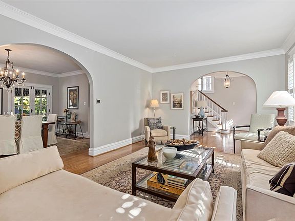 4th image of 7361 Kingsbury Blvd