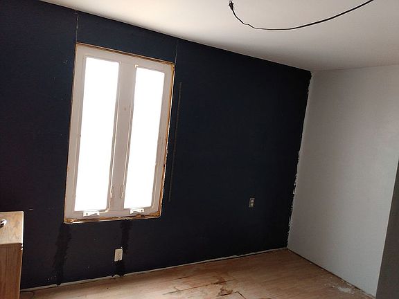 2nd image of 8420 N Maggies Farm Ln