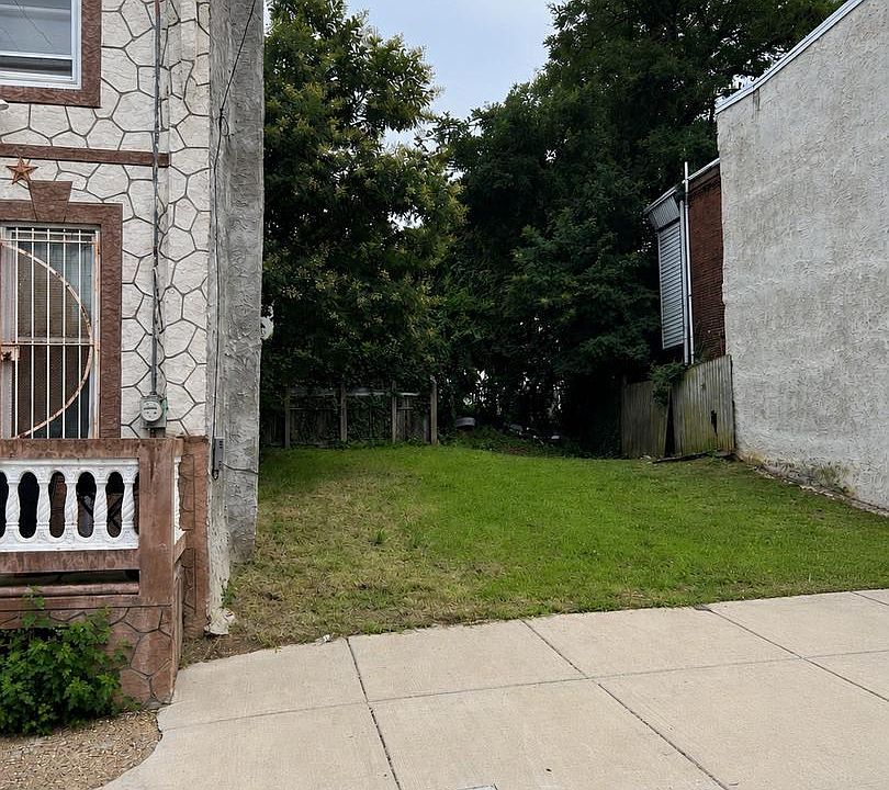 2nd image of 2413 N Park Ave