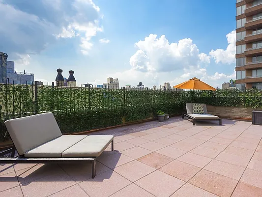 Sold by Sotheby's International Realty | media 12