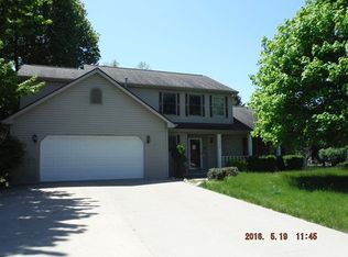 12405 S Pineview Dr, Saginaw, MI 48609