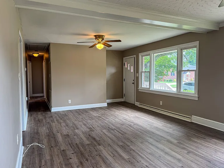 246 Phillips Dr — Photo 5