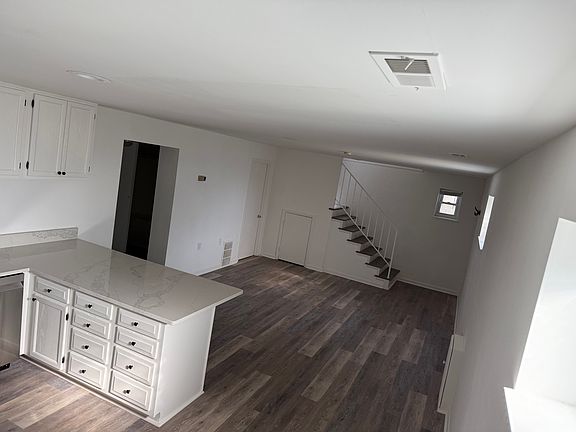 2nd image of 2512 S Eads St APT 3